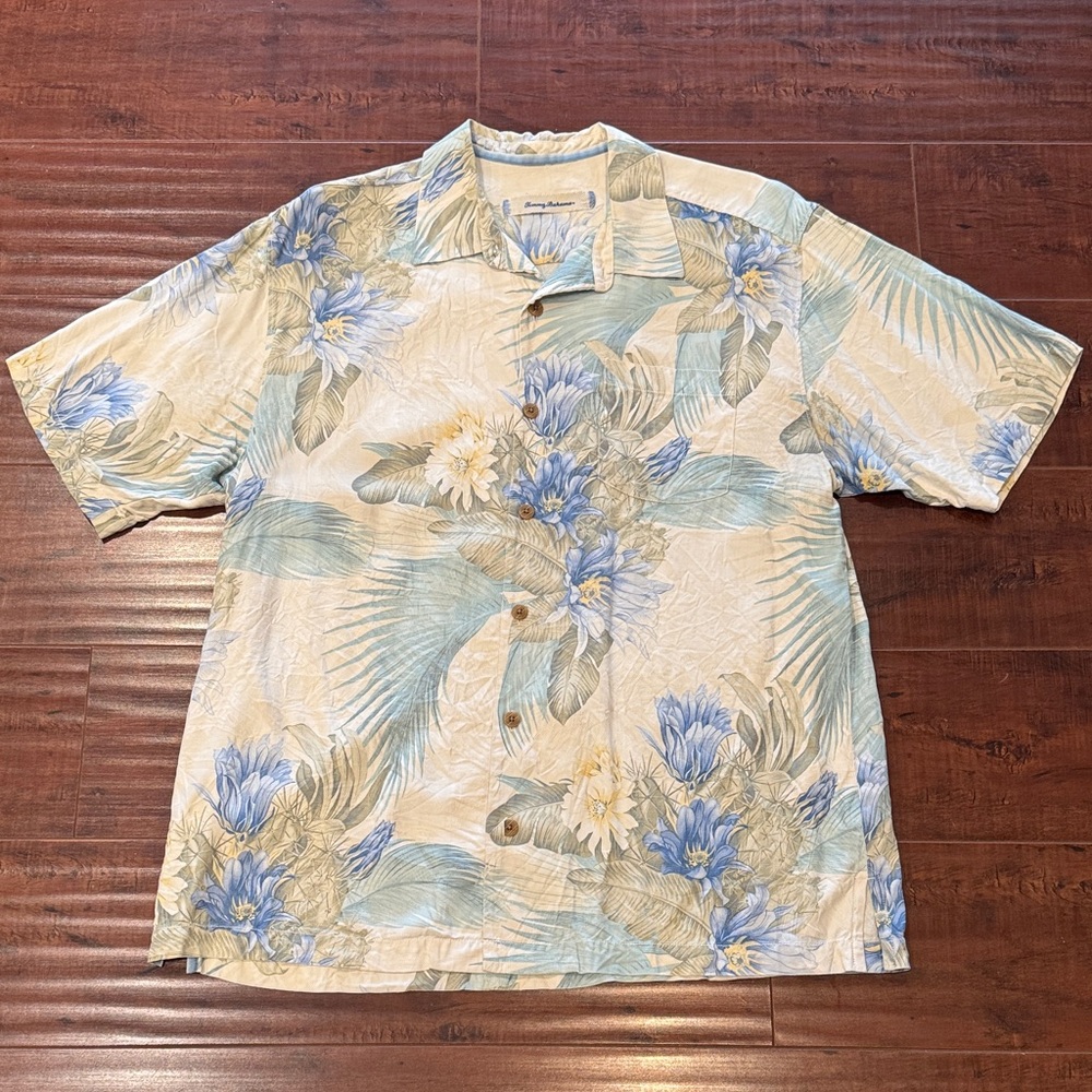 Tommy Bahama Floral Hawaiian Silk Button Down Shirt, Size Large, EUC!